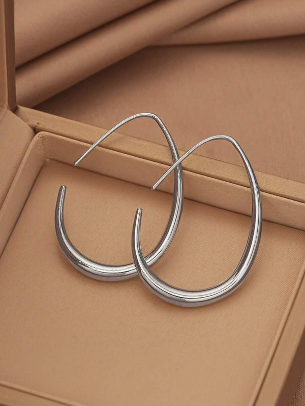 Minimalist Curved Earrings