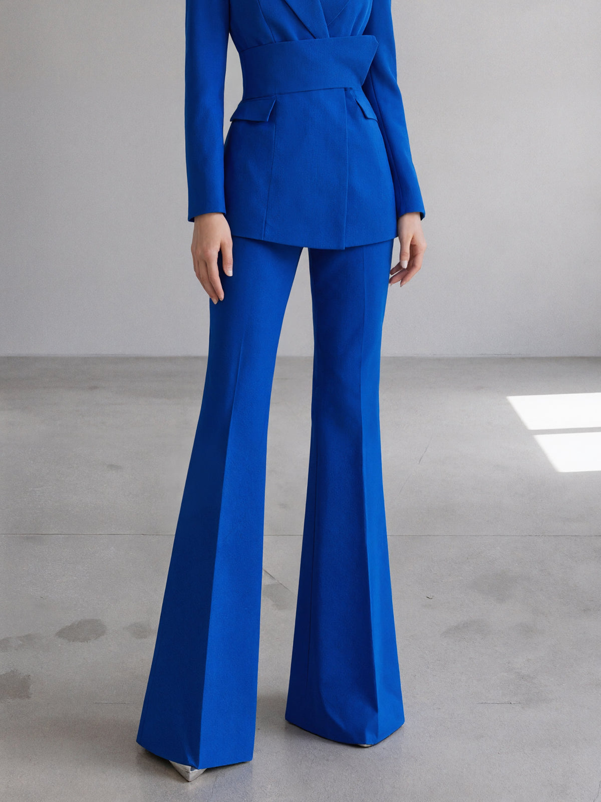 Royal Blue Blazer With Peak Lapels And A Waist Cinching Sash Paired With Wide Leg Pants 2-Piece Suit