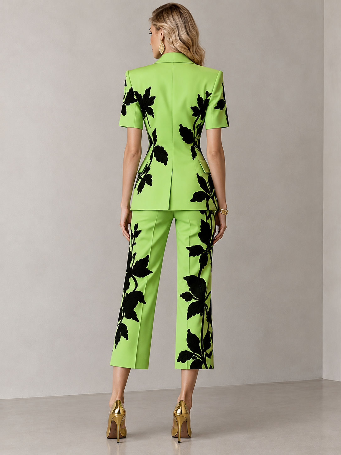 Fruit Green Floral Print Short Sleeved Suit Capri Pants 2-Piece Suit