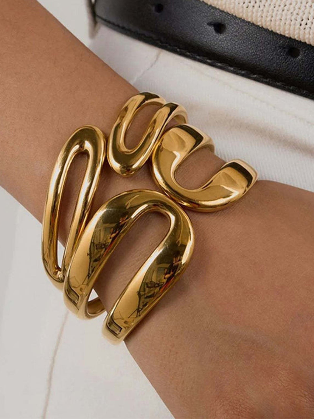 Spring Loaded Adjustable Wristband