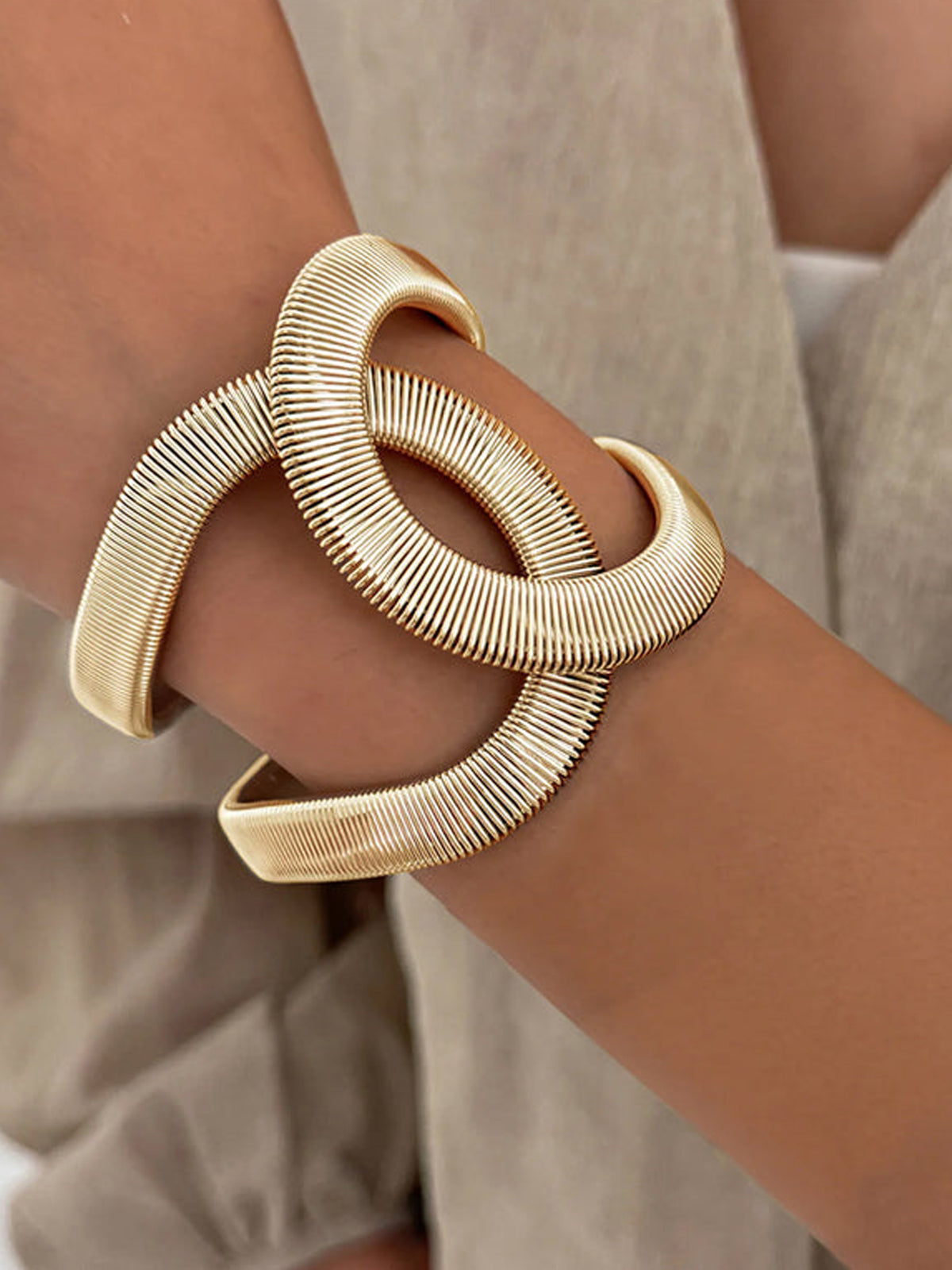Design Conscious Cross Cut Striped Spring Clasp Bracelet