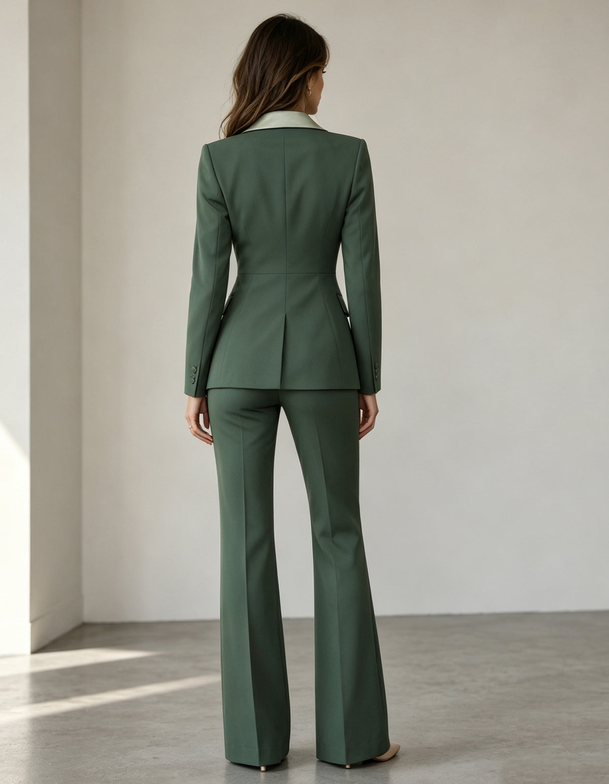 Green Single Breasted Blazer With Peak Lapels And Flared Pants 2-Piece Suit