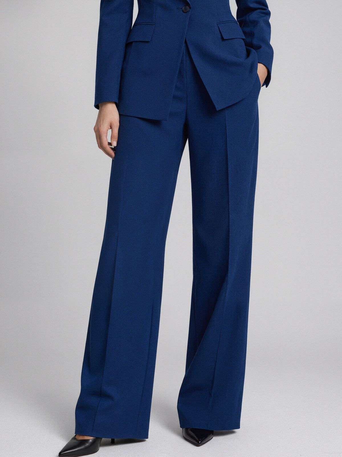 Dark Blue Peak Lapel Single Breasted Blazer And Pants 2-Piece Suit