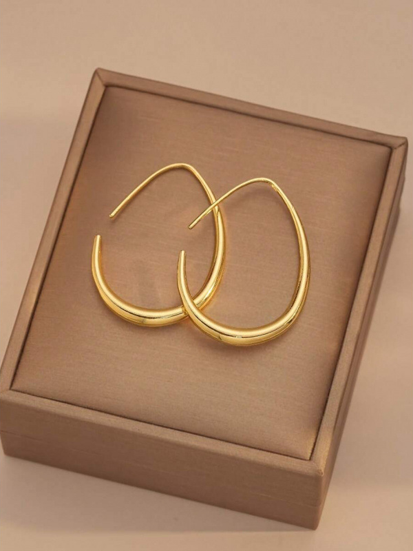 Minimalist Curved Earrings
