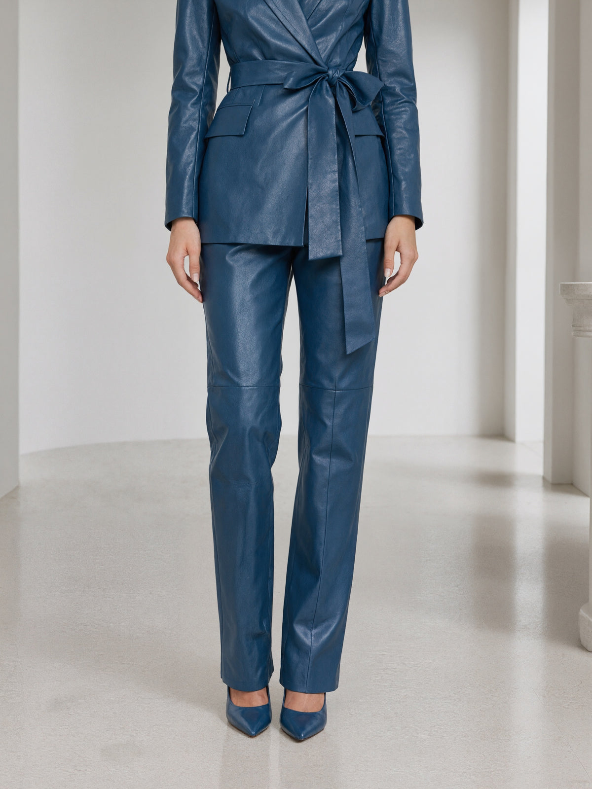 Lake Blue Belted Blazer With Peak Lapels And Pants 2-Piece Suit