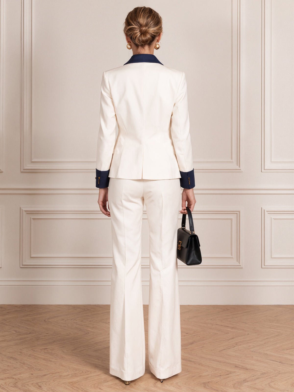 White Blazer With Contrasting Color Peak Lapels And Flared Pants 2-Piece Suit