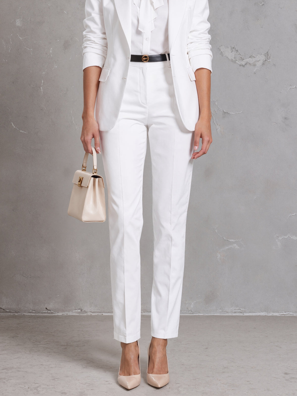 White Peak Lapel Blazer Paired With Tapered Cropped Pants 2-Piece Suit