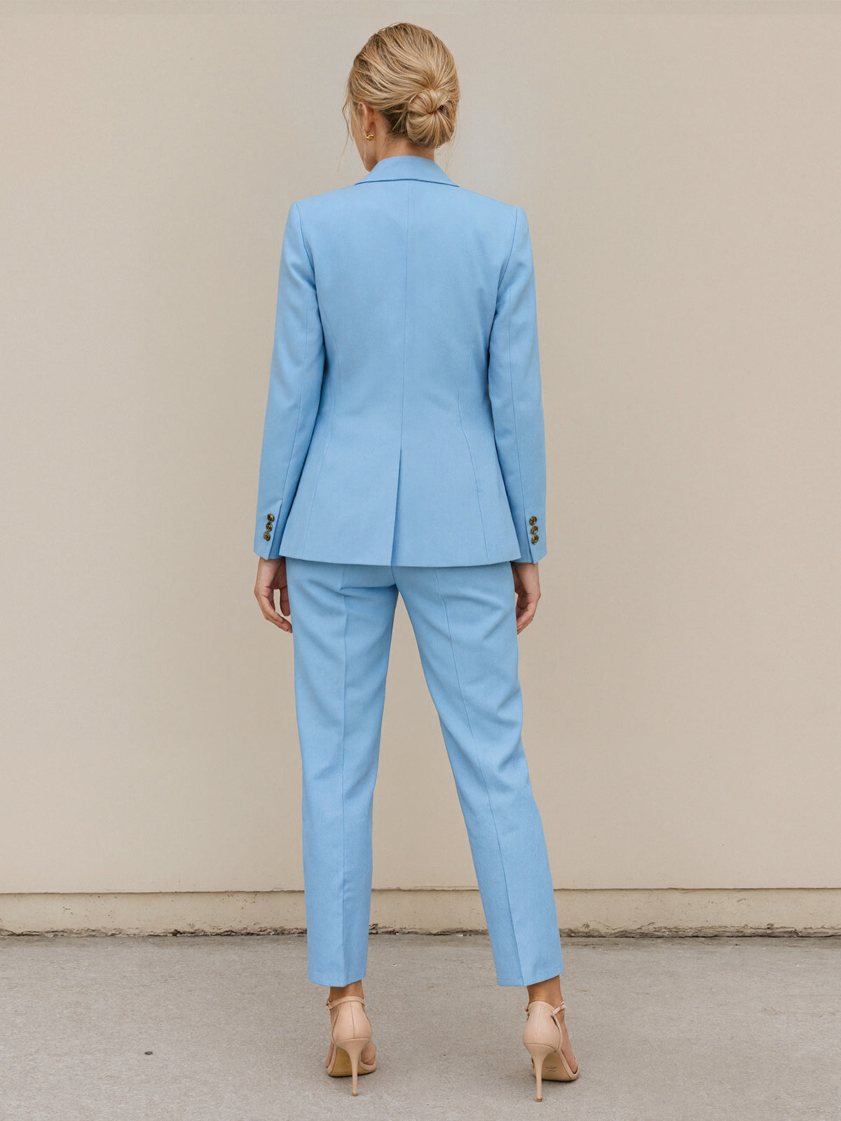 Light Blue Notch Lapel Blazer Paired With Tapered Cropped Pants 3-Piece Suit