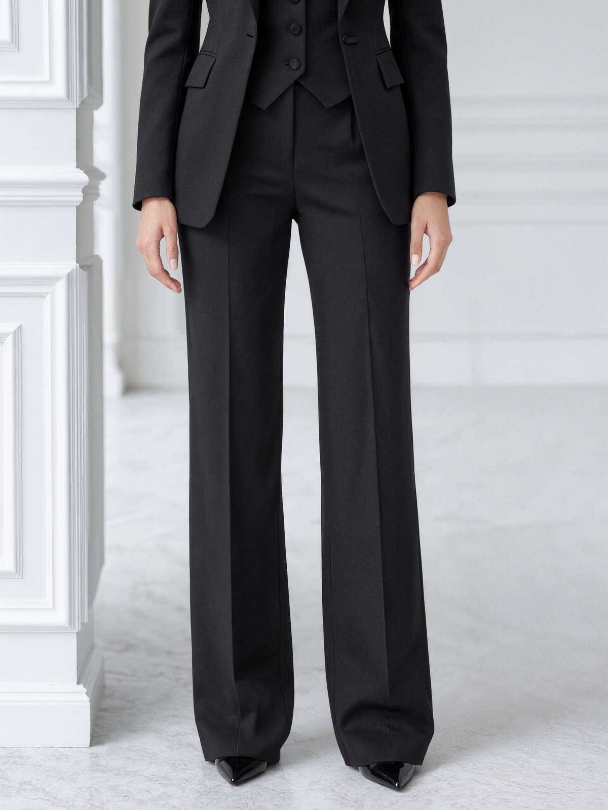 Black Single Breasted Blazer With Peak Lapels & Vast And Wide Leg Pants 3-Piece Suit