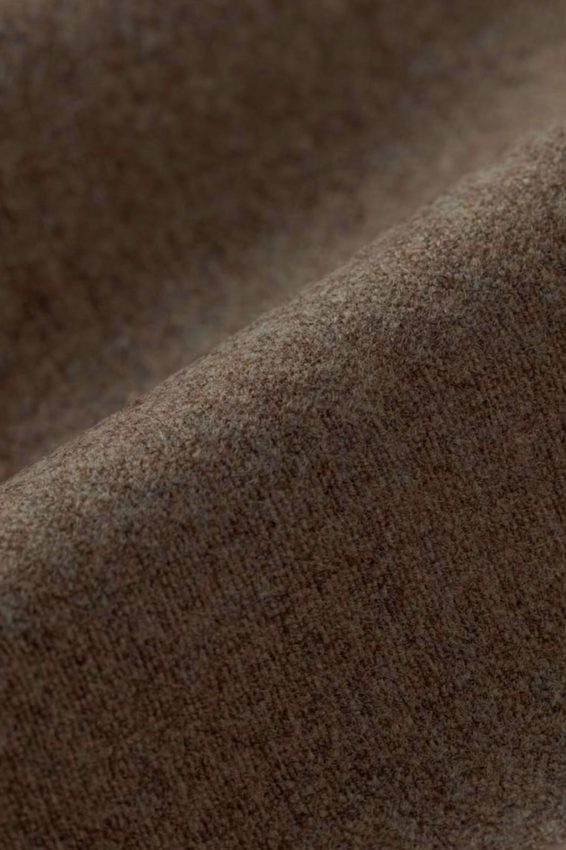Brauner Tweed-Midimantel mit fallendem Revers, Puffärmeln und Perlmuttknöpfen
