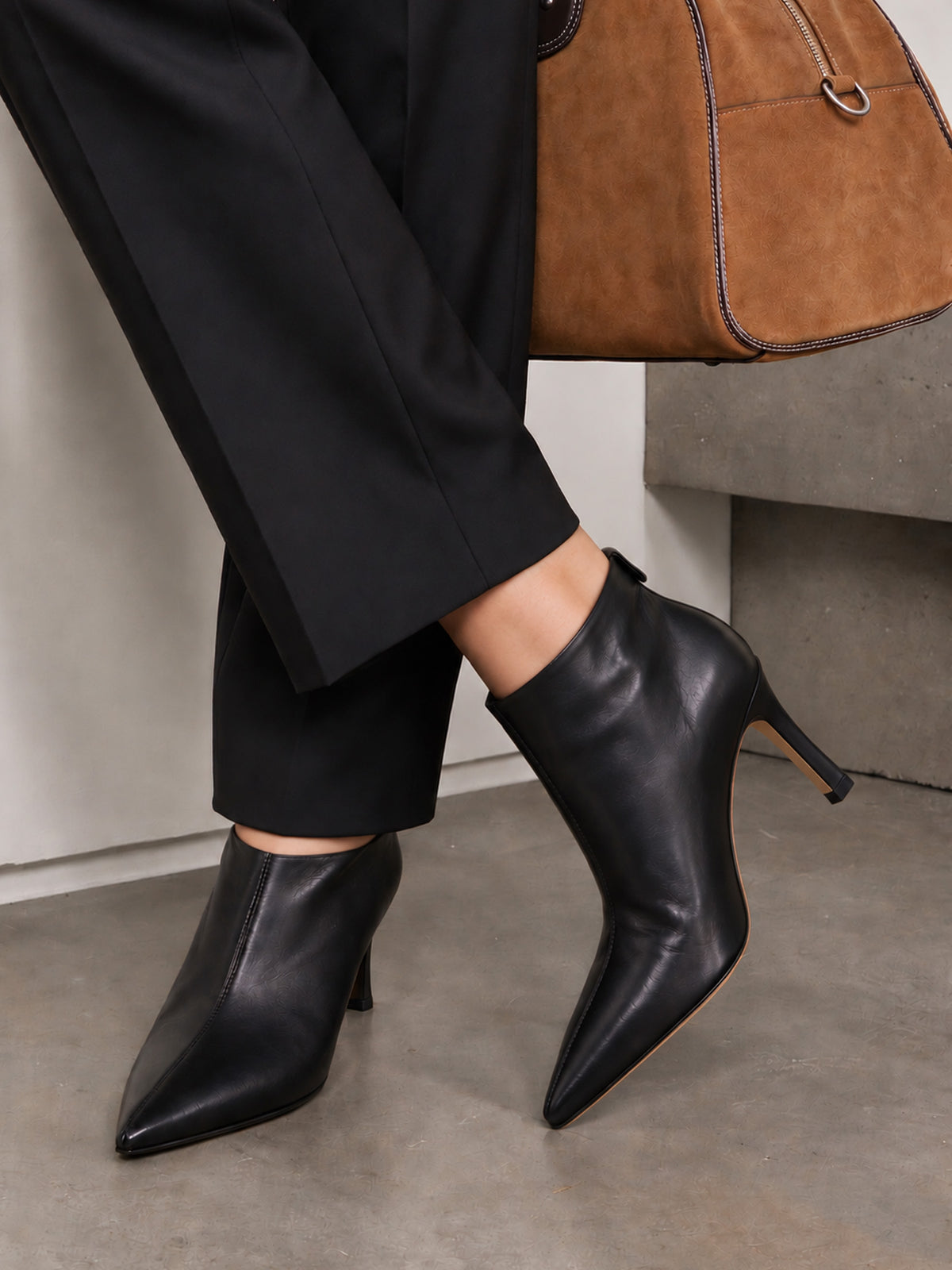 Black Pointed Toe Kitten Heel Rear Tab Ankle Boots