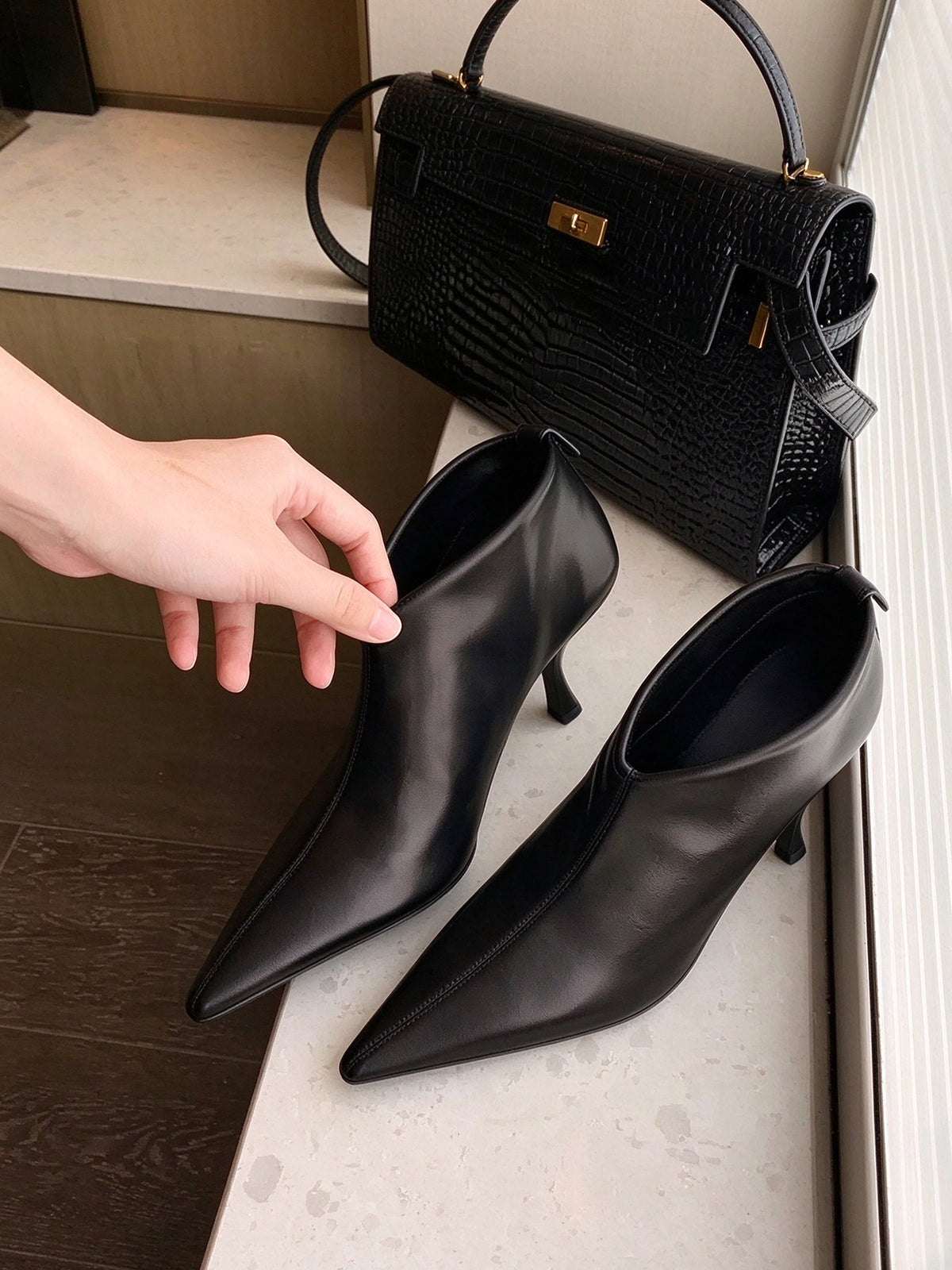 Black Pointed Toe Kitten Heel Rear Tab Ankle Boots